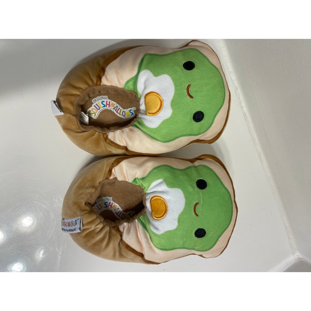Squishmallow Kids Slippers Size 2-3 Avacado